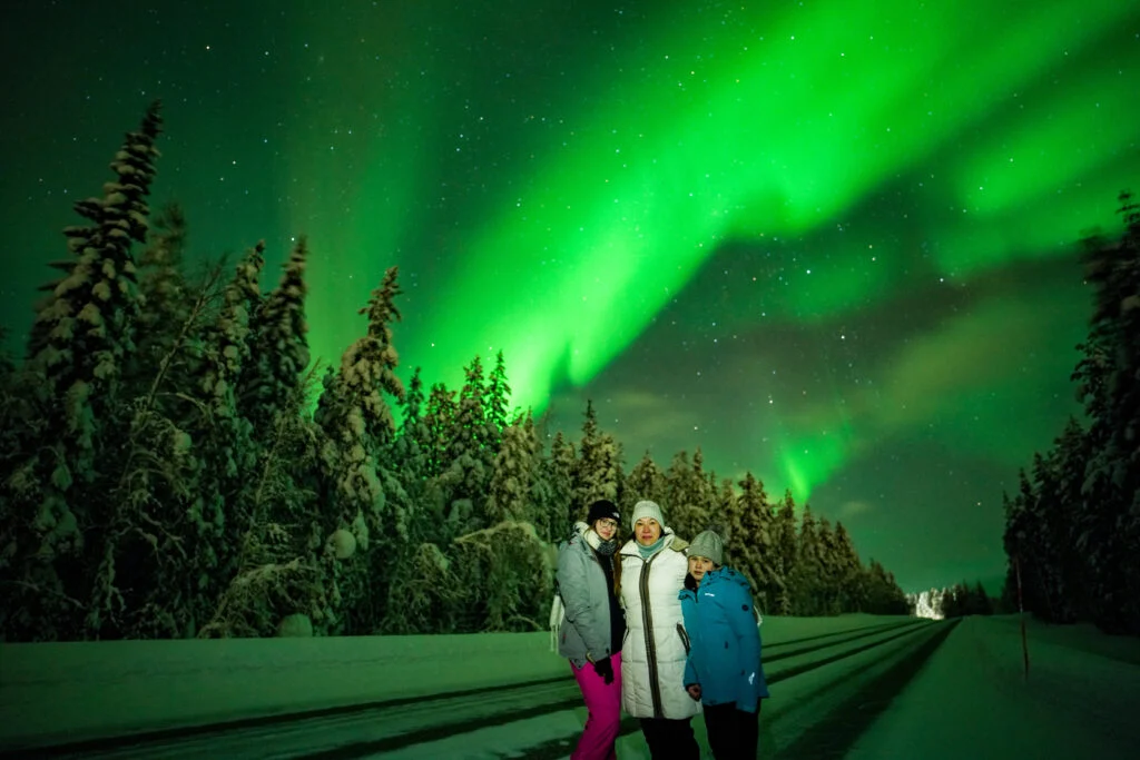 Family friendly Northern Lights tour in Rovaniemi