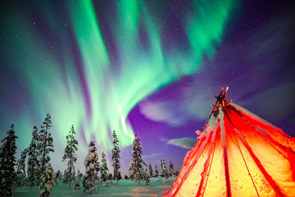 Northern Lights tour in the middle of Arctic wilderness