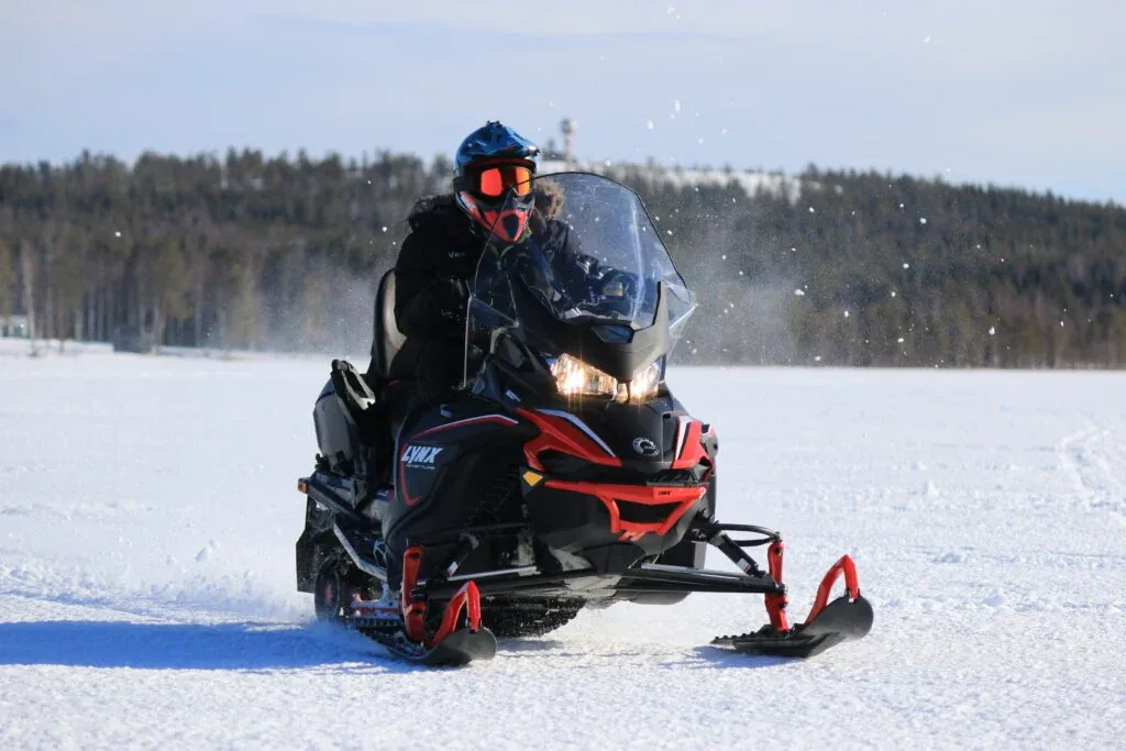 Private snowmobile experience in lapland featured