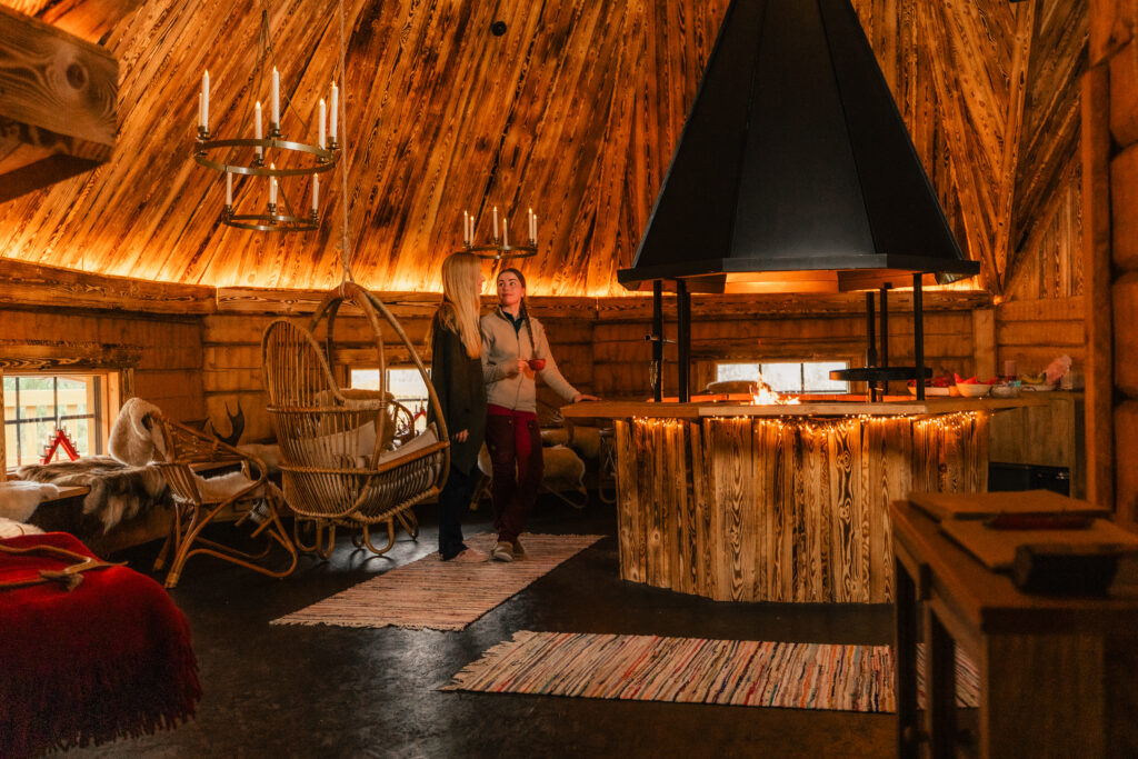 Taava Reindeer Farm – Reindeer & Lapland Traditions Year-Round
