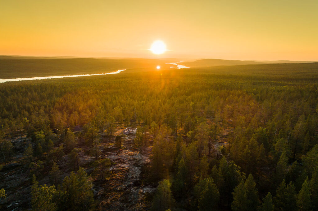 Wilderness Survival Tour under the Midnight Sun