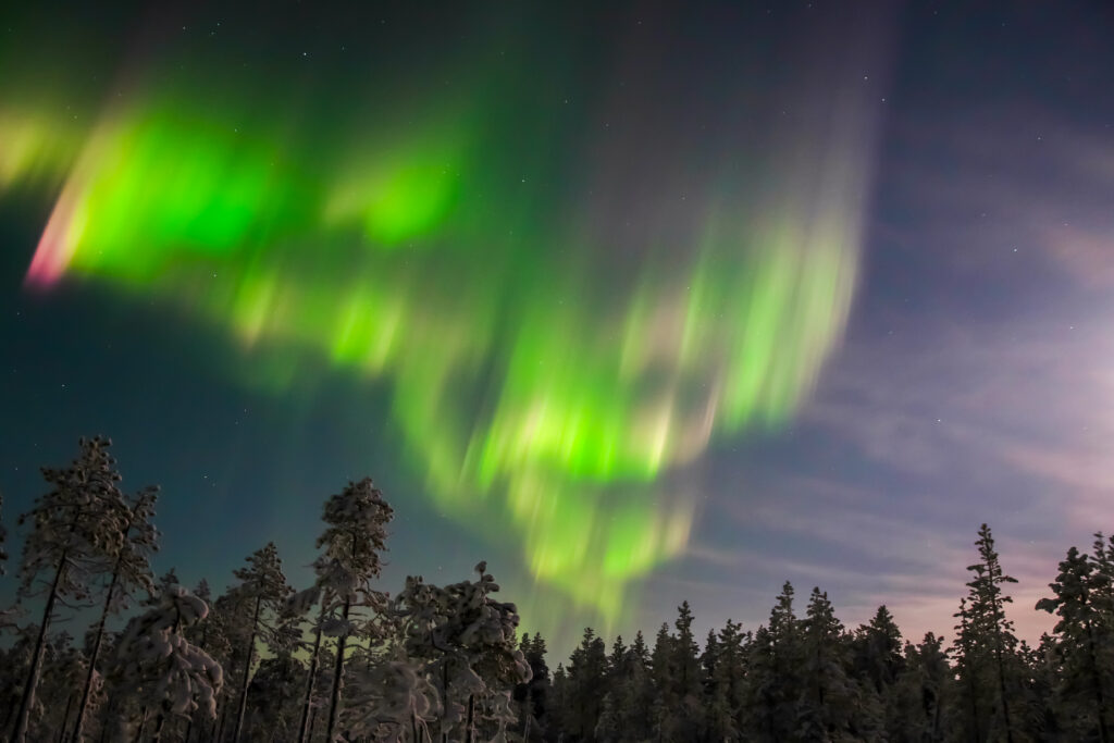 Northern lights hunting photo tour from Levi