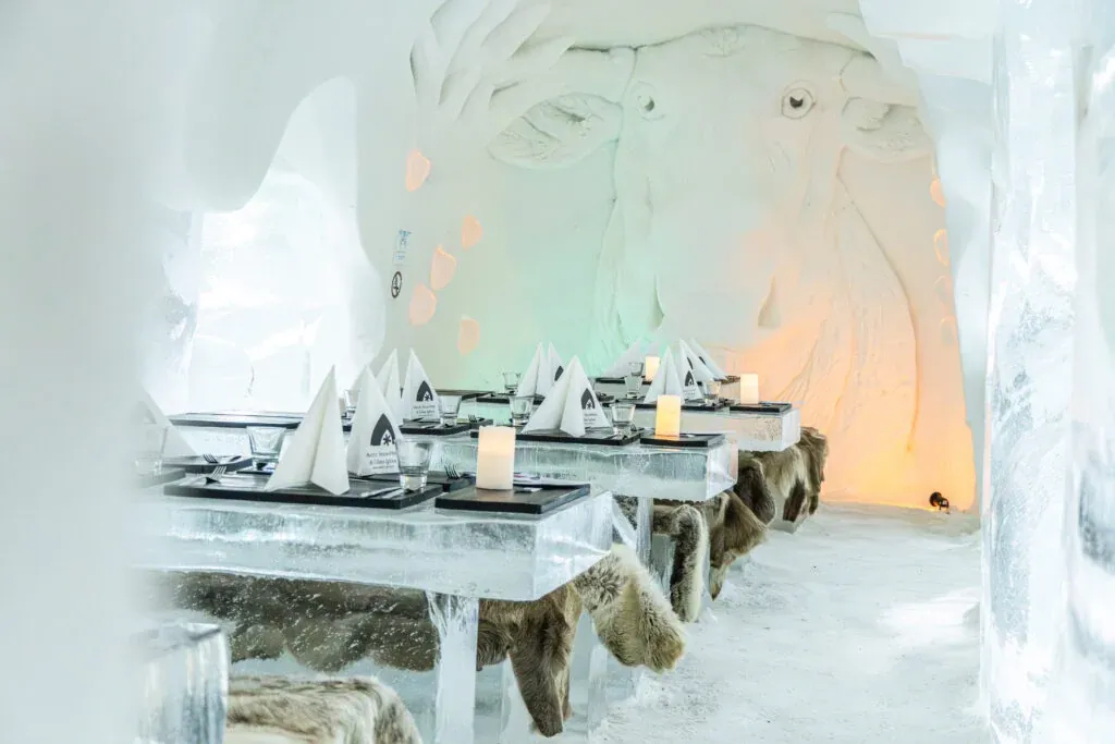 Visiting package: Introduction to Arctic SnowHotel with lunch at the Ice Restaurant